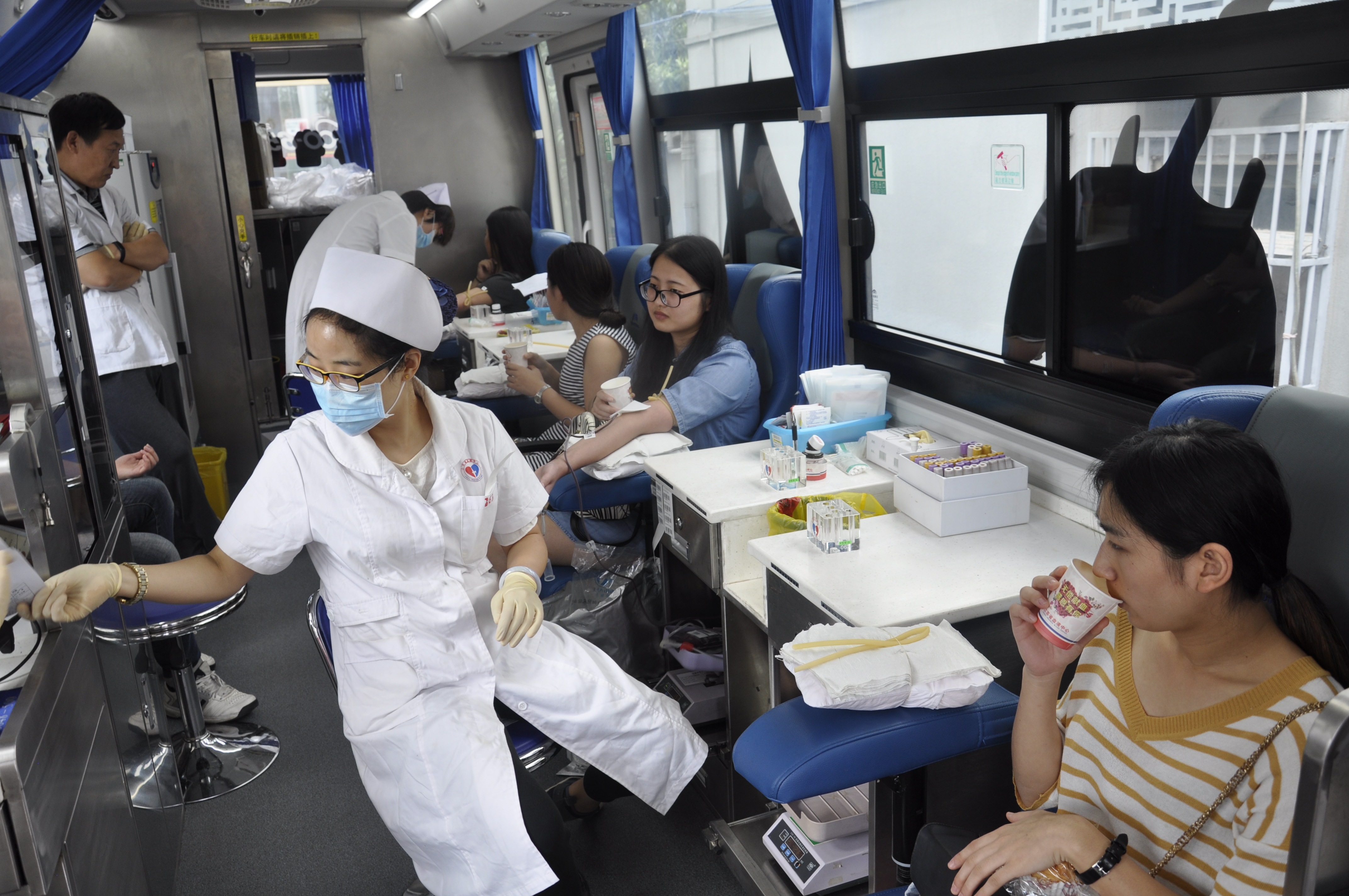 南京建国男科医院医护人员献血现场